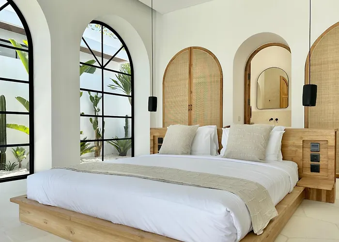 Melrose X The Young Villas Uluwatu 